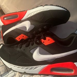 Brand new Nike air Max men size 8